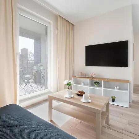 Апартаменты Jasny Z Parkingiem Oraz Balkonem W Lodzi By Renters Лодзь