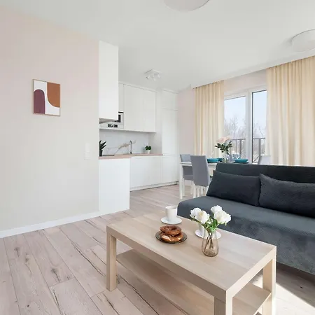 Jasny Z Parkingiem Oraz Balkonem W Lodzi By Renters Διαμέρισμα