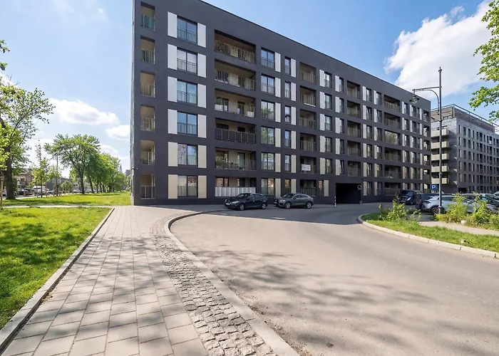 Jasny Z Parkingiem Oraz Balkonem W Lodzi By Renters Lejlighed Łódź