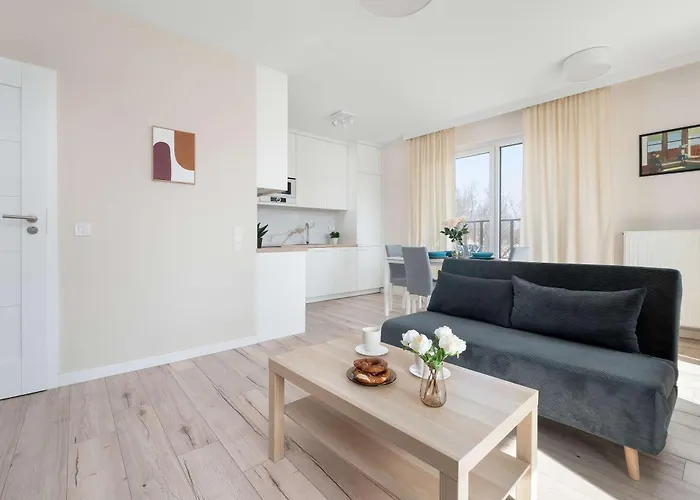 Jasny Z Parkingiem Oraz Balkonem W Lodzi By Renters Lejlighed