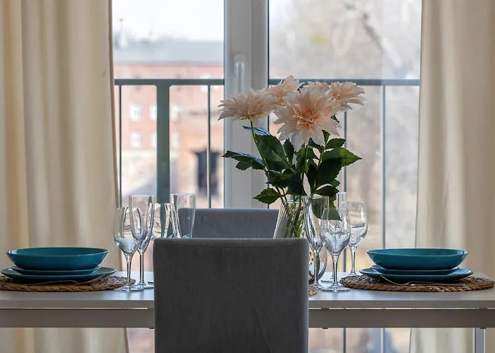 Jasny Z Parkingiem Oraz Balkonem W Lodzi By Renters Lejlighed Łódź