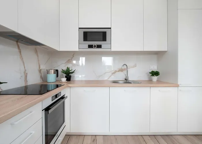 Lejlighed Jasny Z Parkingiem Oraz Balkonem W Lodzi By Renters